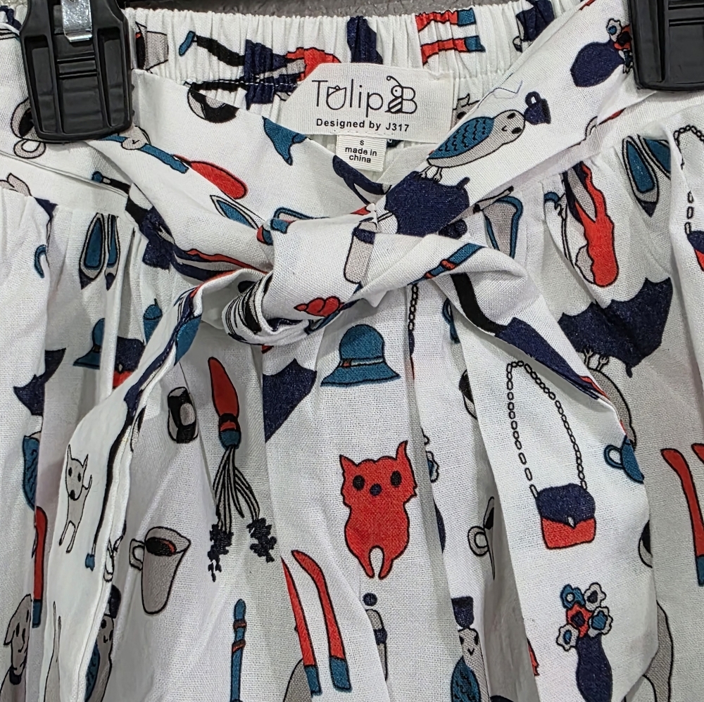 White Circle Skirt with Multicolor Novelty Print - Picture 3 of 3